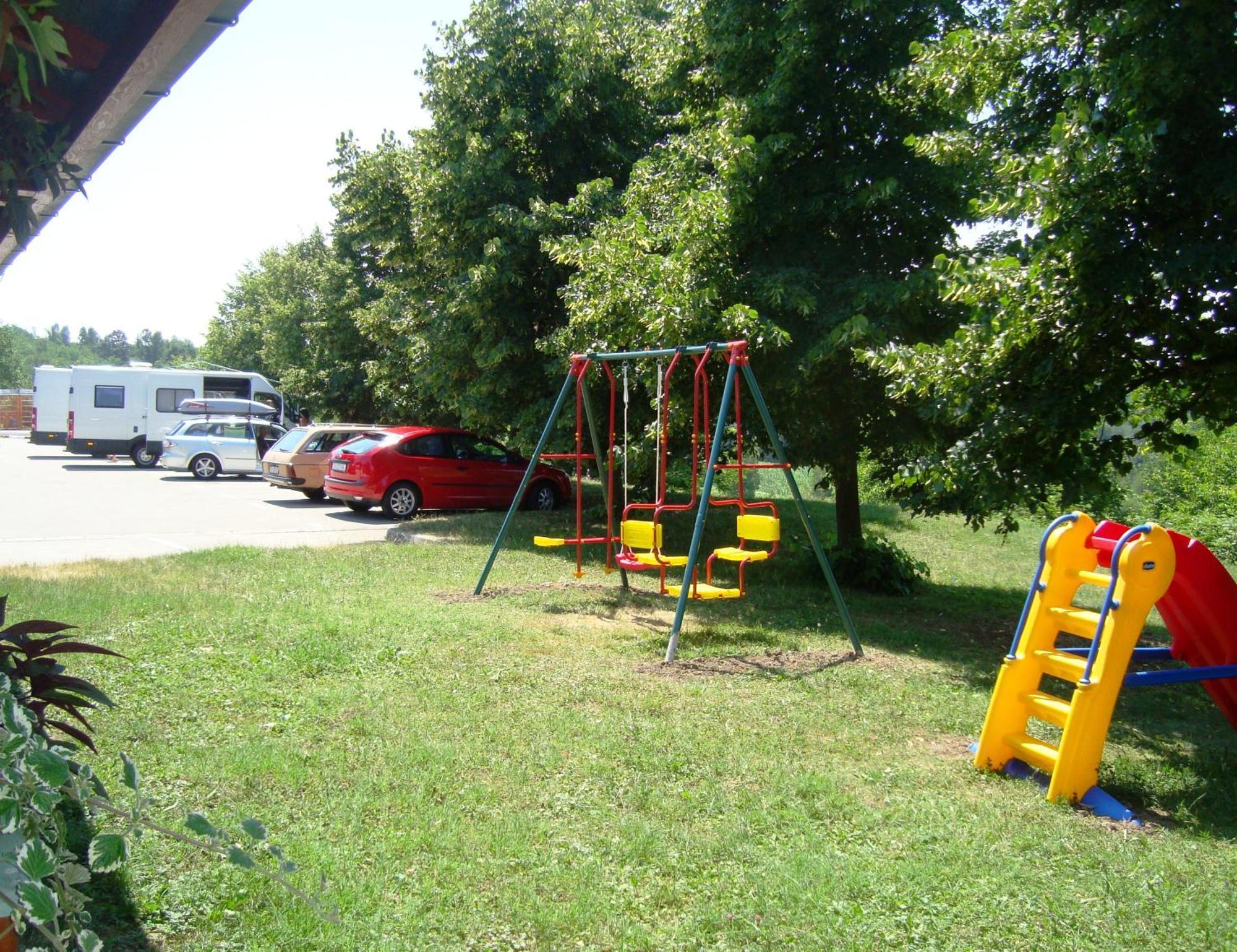 Motel Kod Bakija Karlovac Exterior foto